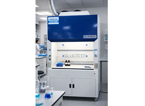 Tủ hút khí độc có nâng hạ kính động cơ, 1.2m